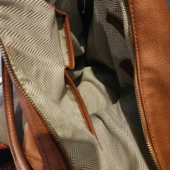 Large Steve Madden Purse - Picture 7 of 10